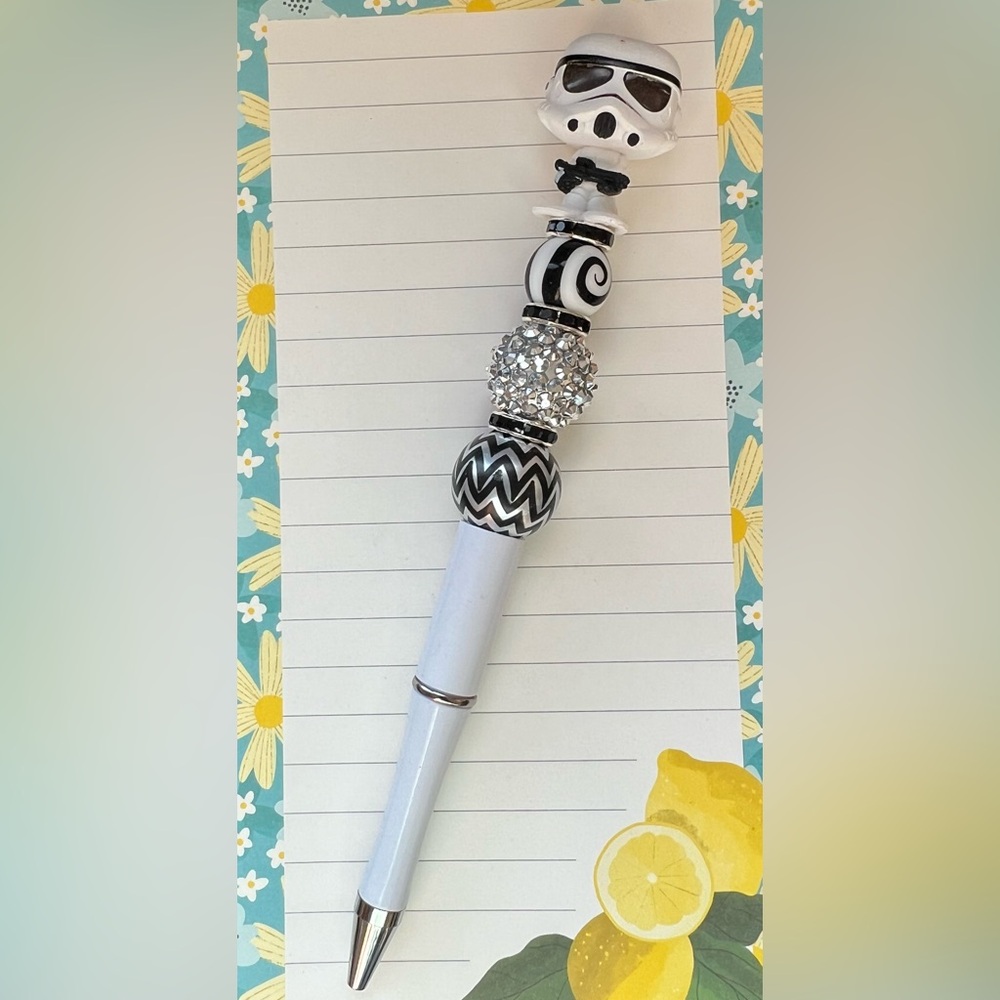 Personalized “Storm Trooper” Beaded Pen - Disney Doorables Star Wars Collection - Picture 2 of 5